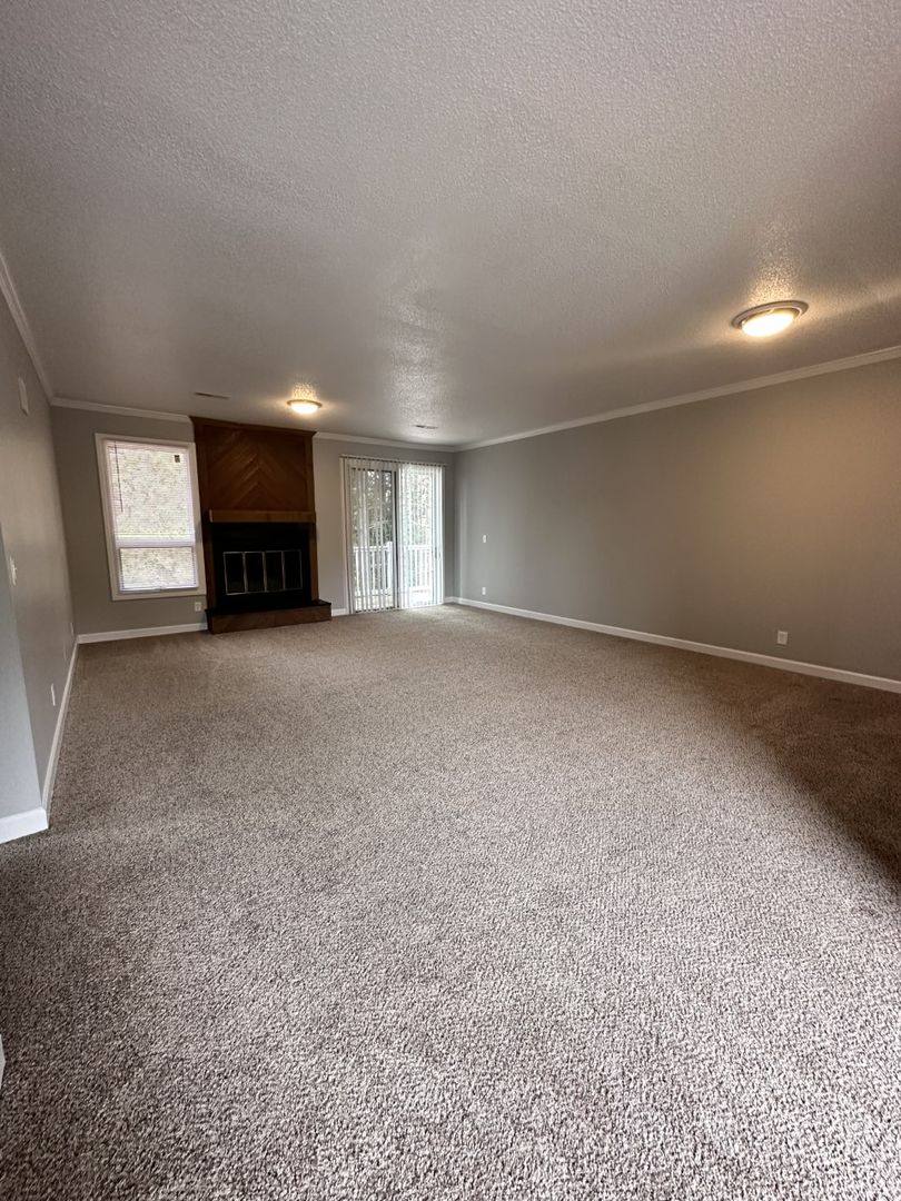 Apartment for rent at 208 Forest View Court, Winston Salem, NC 27104