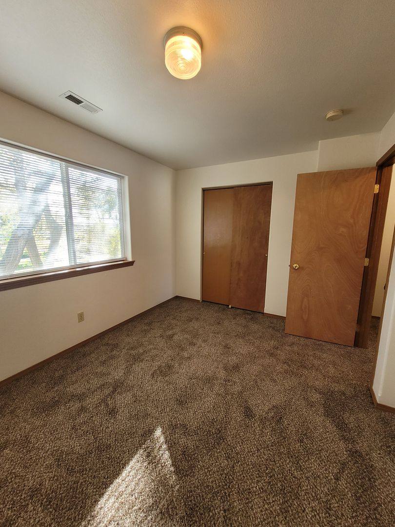 Apartment for rent at 1830 W Crouse St, Moses Lake, WA 98837