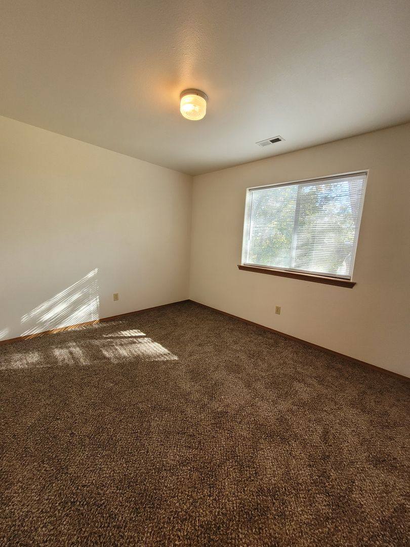 Apartment for rent at 1830 W Crouse St, Moses Lake, WA 98837