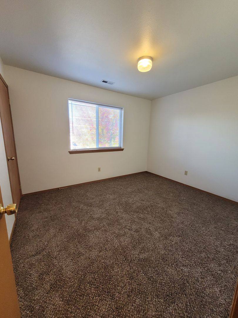 Apartment for rent at 1830 W Crouse St, Moses Lake, WA 98837