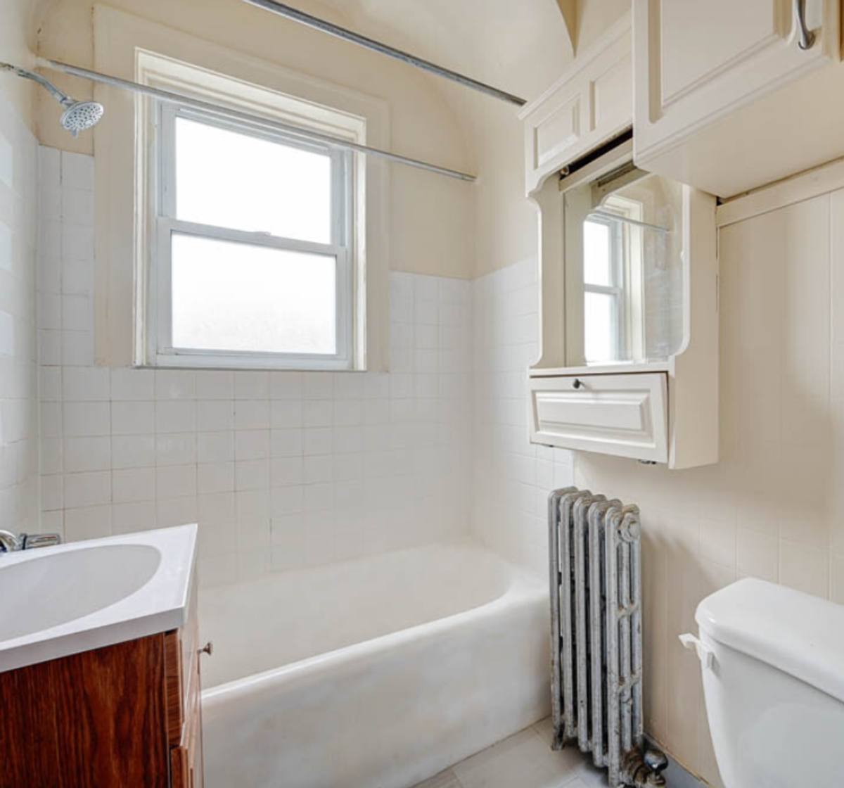 Apartment for rent at 2457-59 N Central Ave -5555-5559 W Altgeld St, Chicago, IL 60639