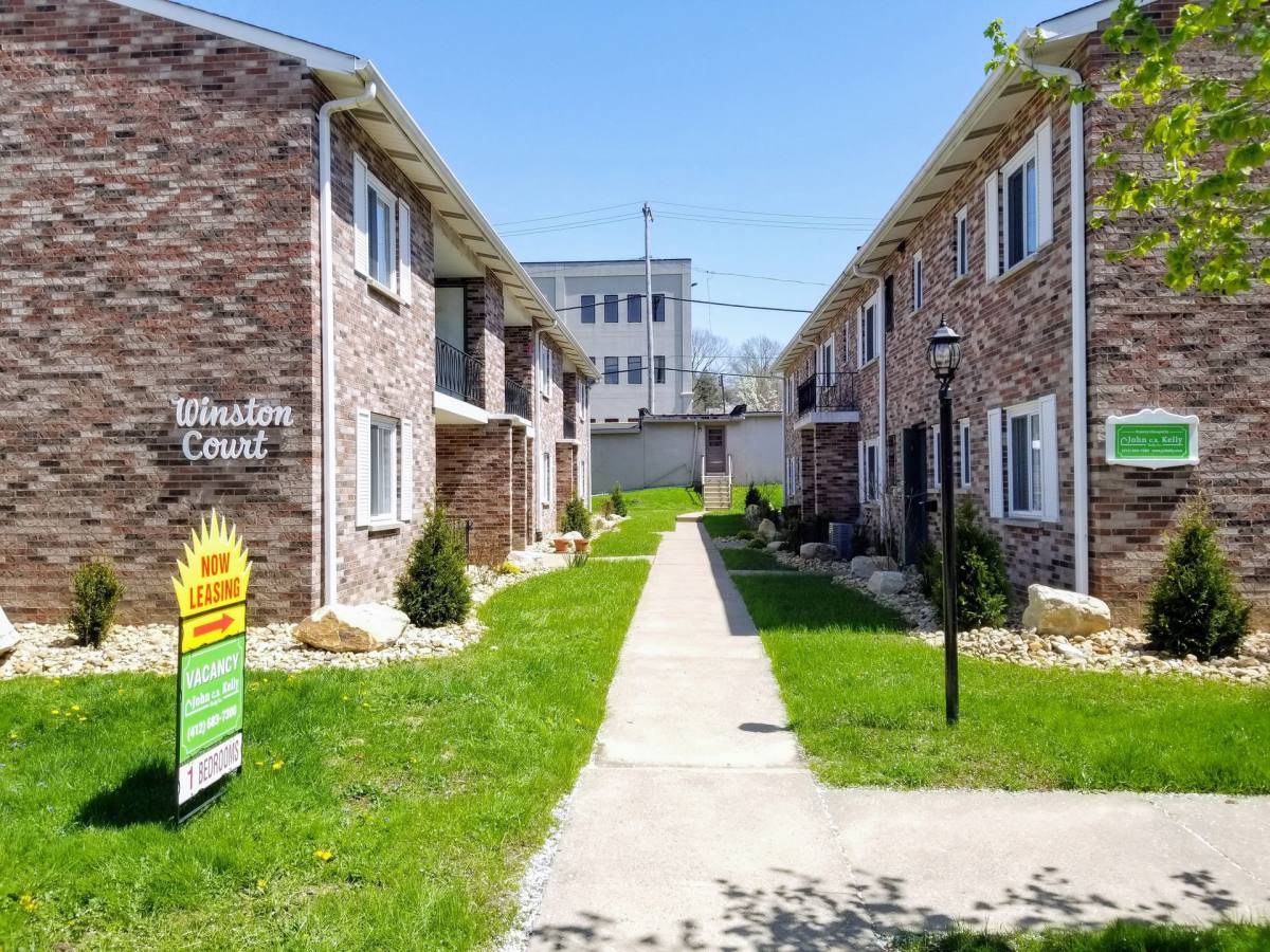 Apartment for rent at 302 3rd St, Oakmont, PA 15139