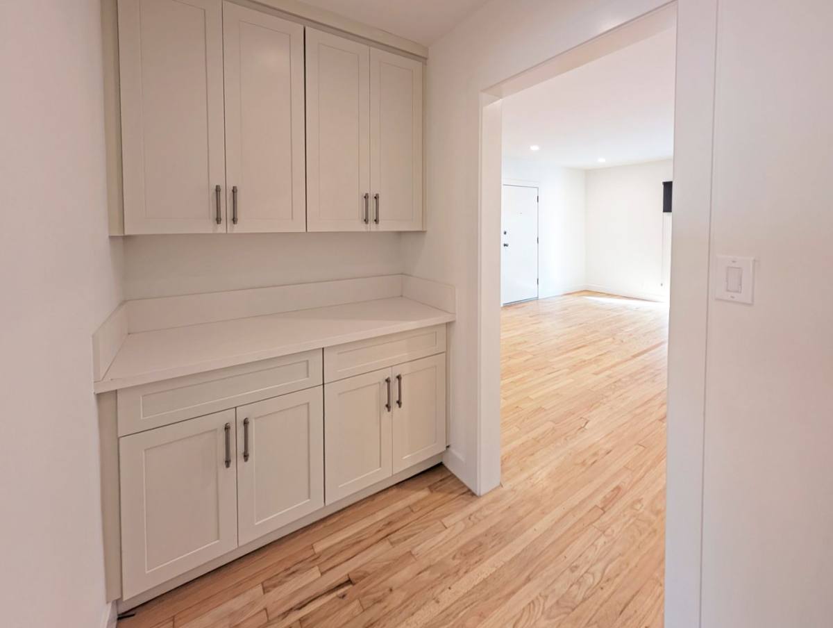 Apartment for rent at 1044-1048 7th St, Santa Monica, CA 90403