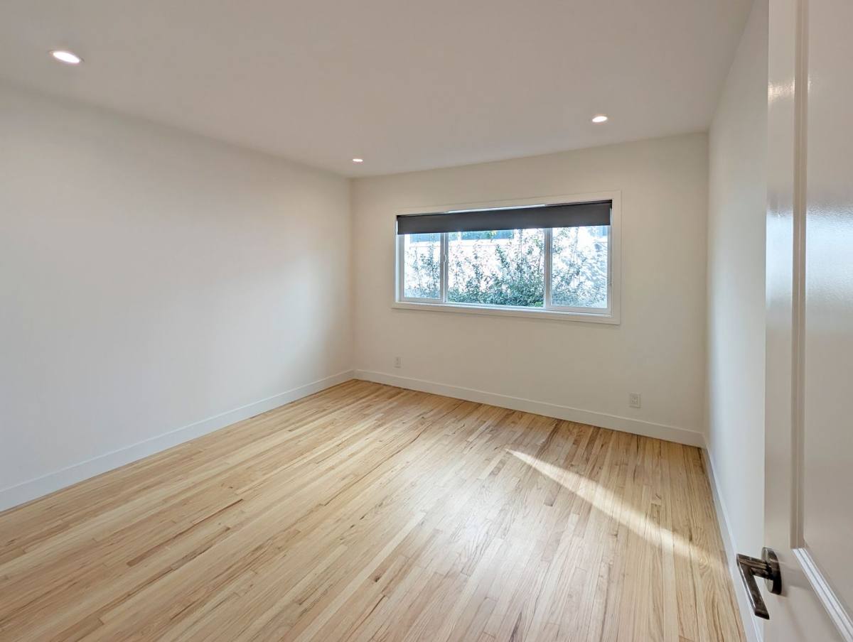 Apartment for rent at 1044-1048 7th St, Santa Monica, CA 90403