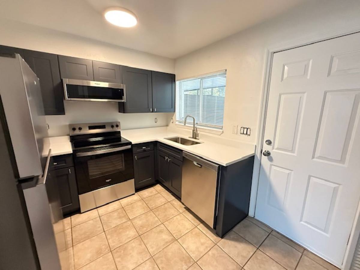 Townhouse for rent at 137 Garden Dr, Winter Springs, FL 32708