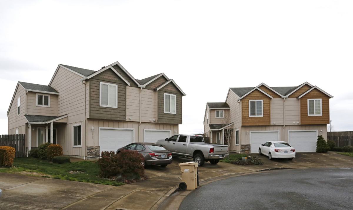 Townhouse for rent at 3511 25th Court SE, Albany, OR 97322