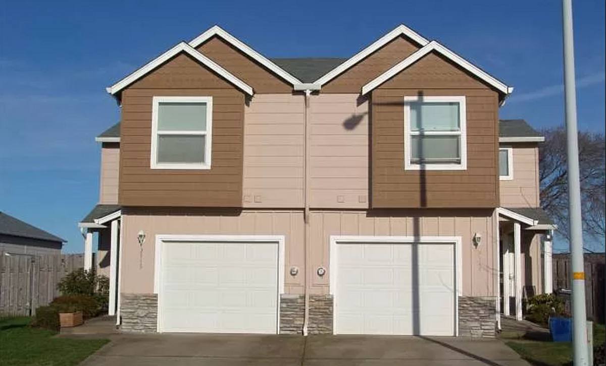 Townhouse for rent at 3511 25th Court SE, Albany, OR 97322