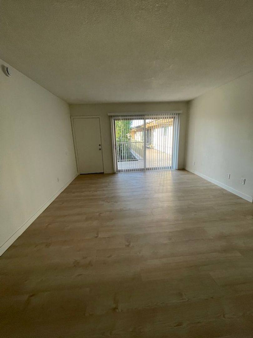 Apartment for rent at 4119 Levelside Ave, Lakewood, CA 90712