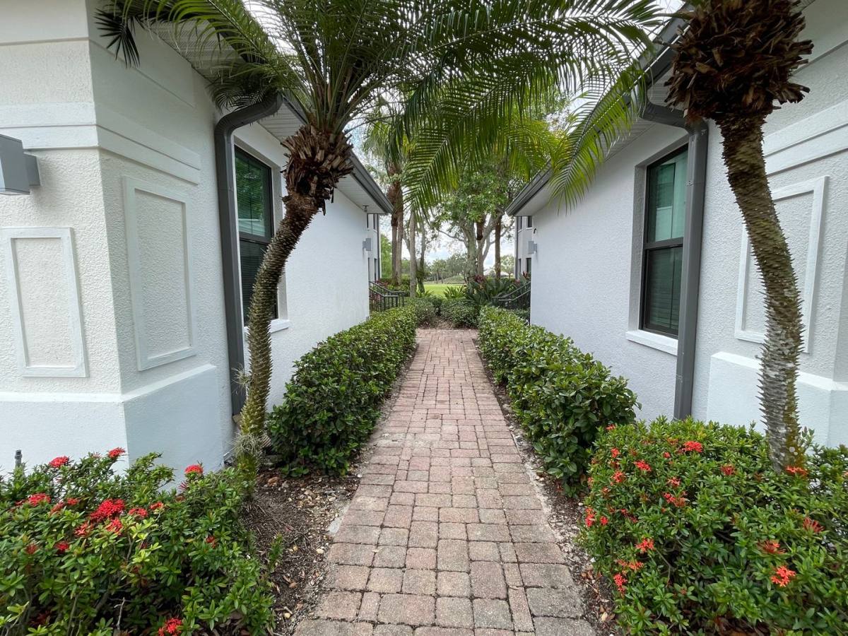 Apartment for rent at 2377 Ravenna Blvd, Naples, FL 34109