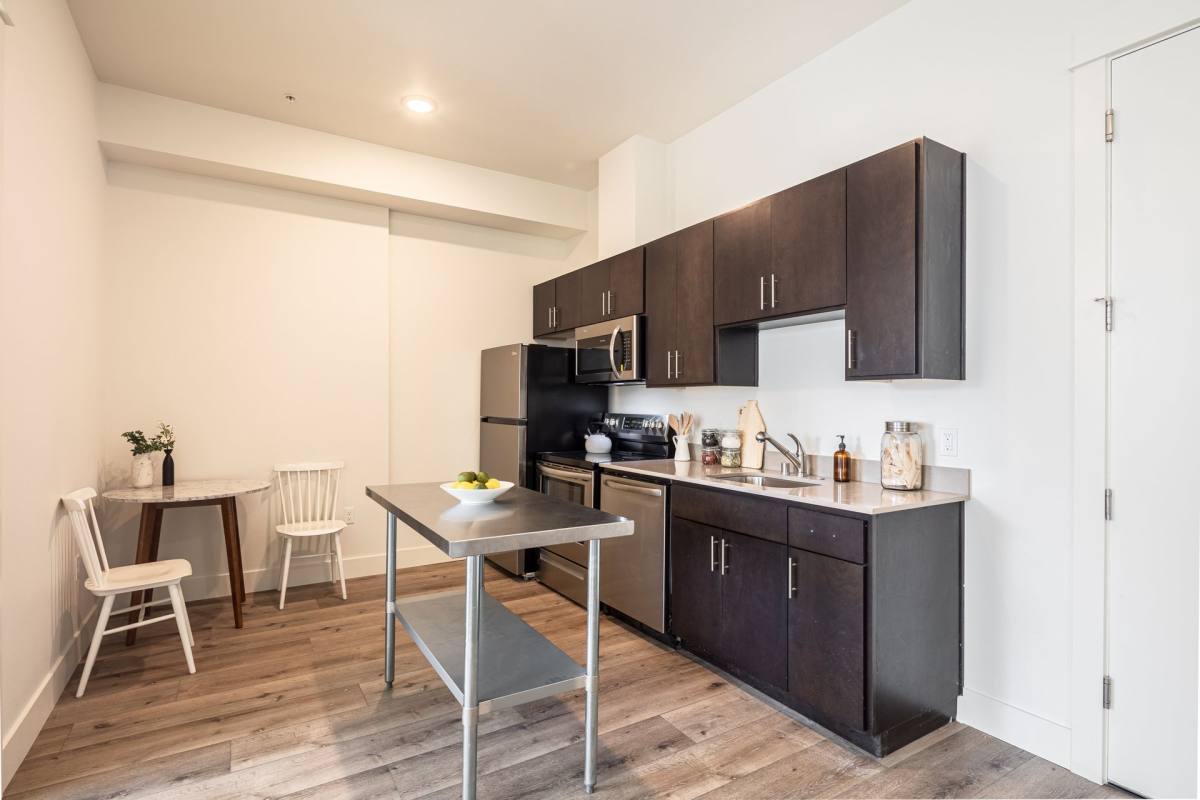 Apartment for rent at 1655 C St, Vancouver, WA 98663