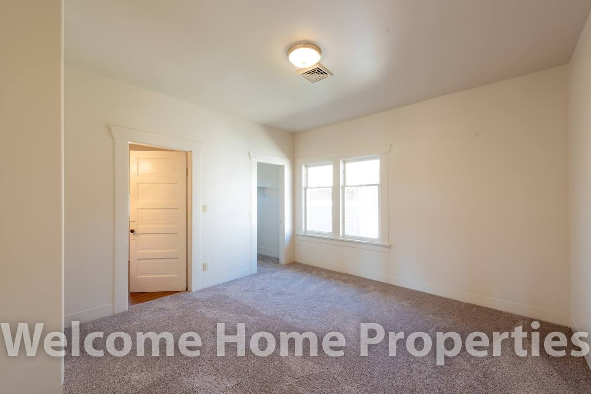 Apartment for rent at 512 S College Ave, College Place, WA 99324