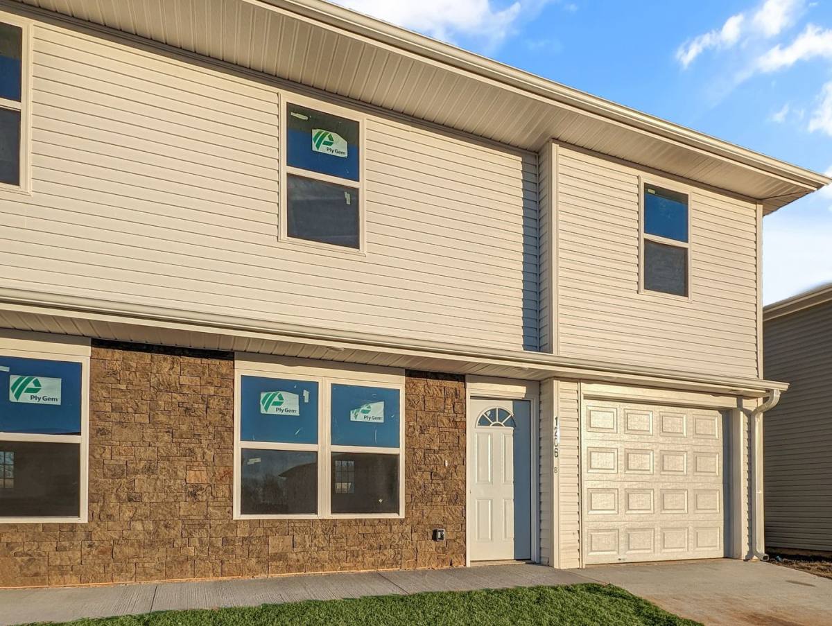 Townhouse for rent at 1206 Nedra Dr, Decatur, AR 72722