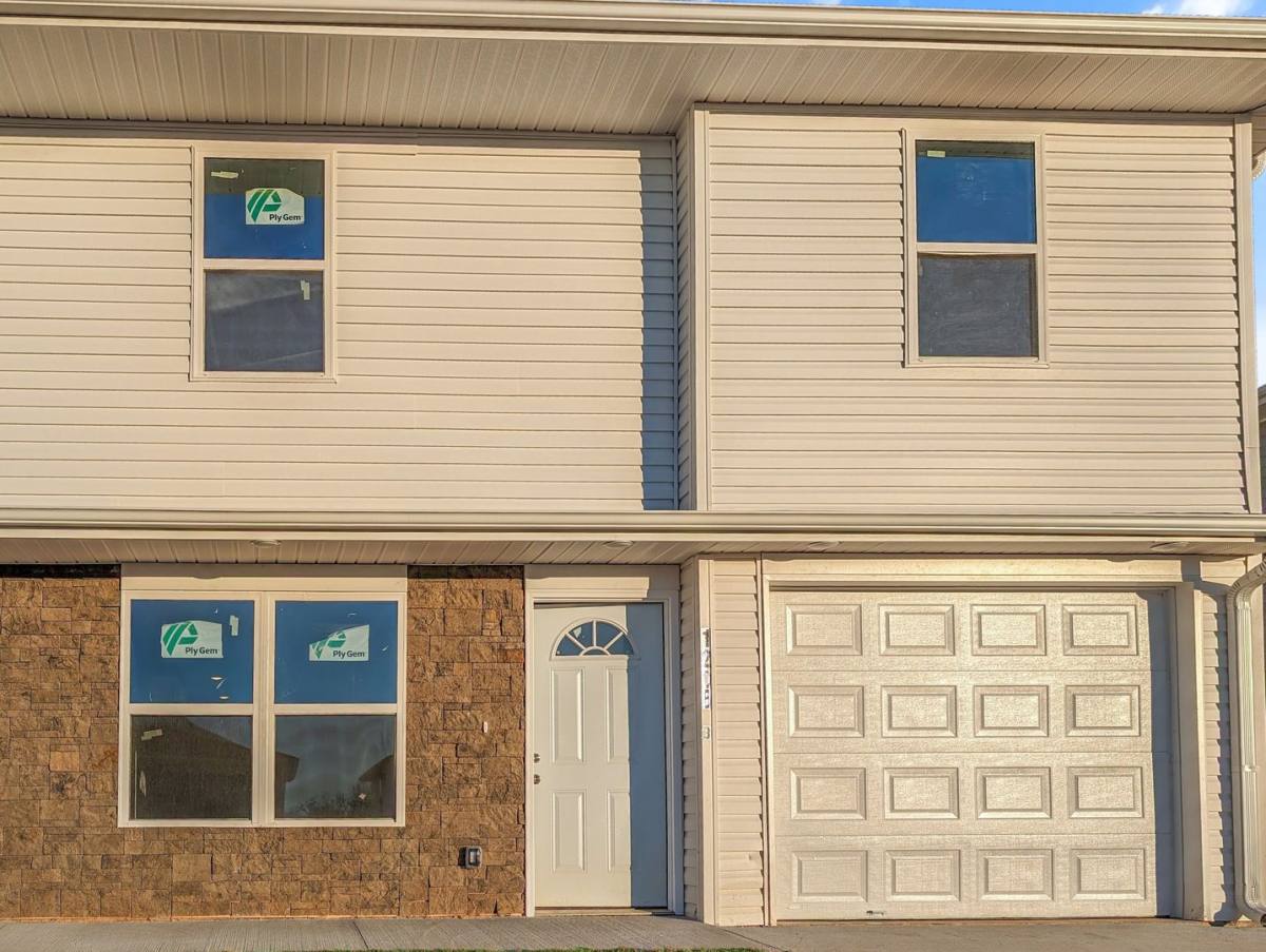 Townhouse for rent at 1206 Nedra Dr, Decatur, AR 72722