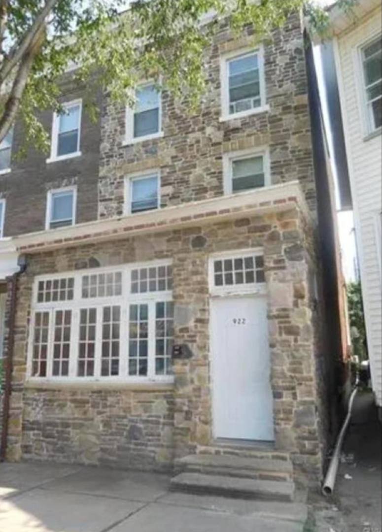 Apartment for rent at 922 Northampton St, Easton, PA 18042