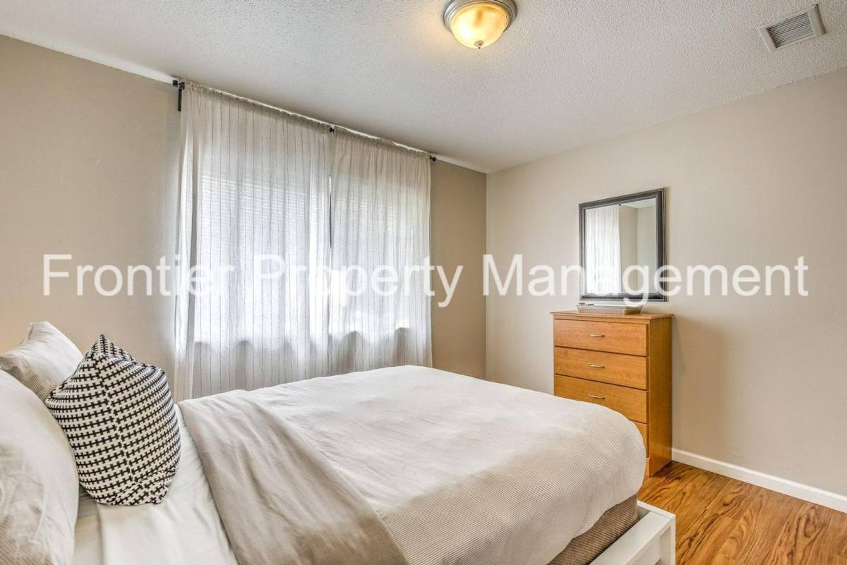 Apartment for rent at 2140 Hampton Ave, Saint Louis, MO 63139
