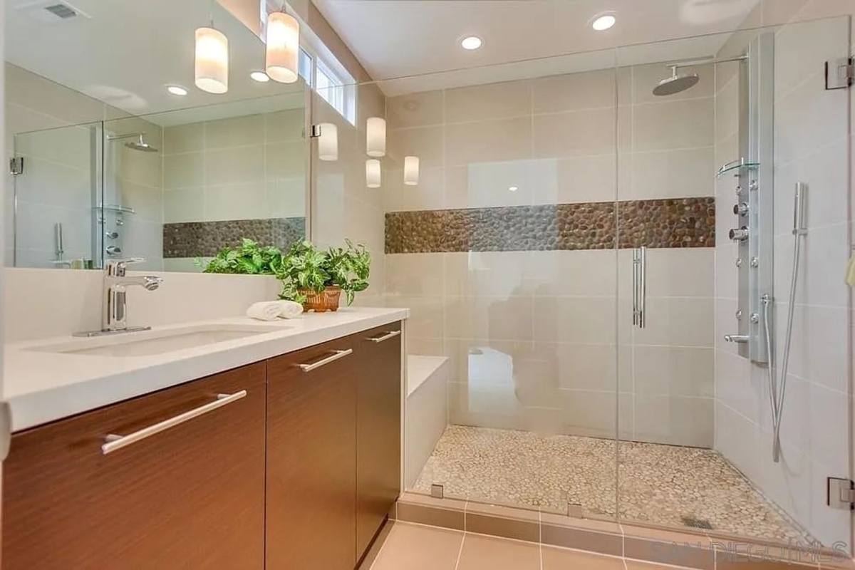 House for rent at 5410 Baja Dr, San Diego, CA 92115