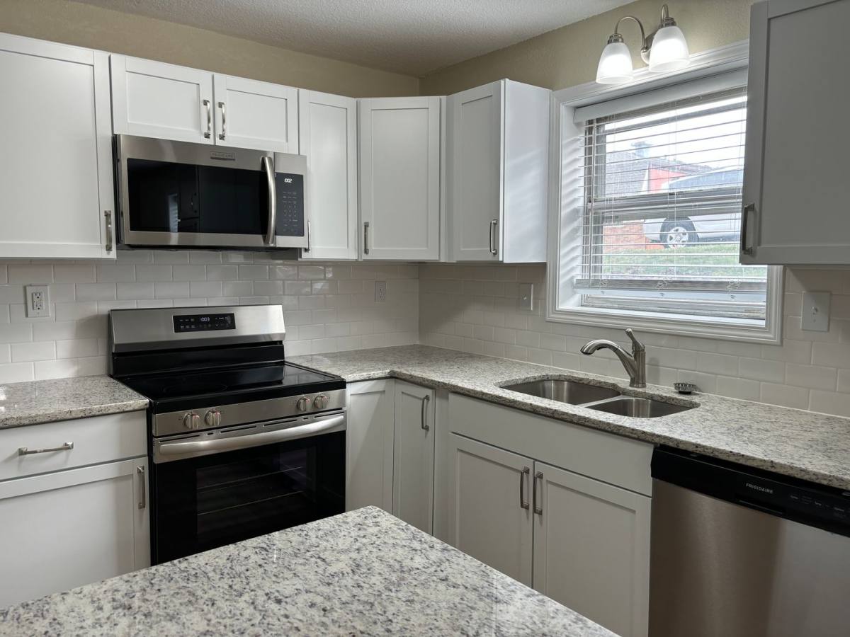 Apartment for rent at 5932 Outlook, Mission, KS 66202