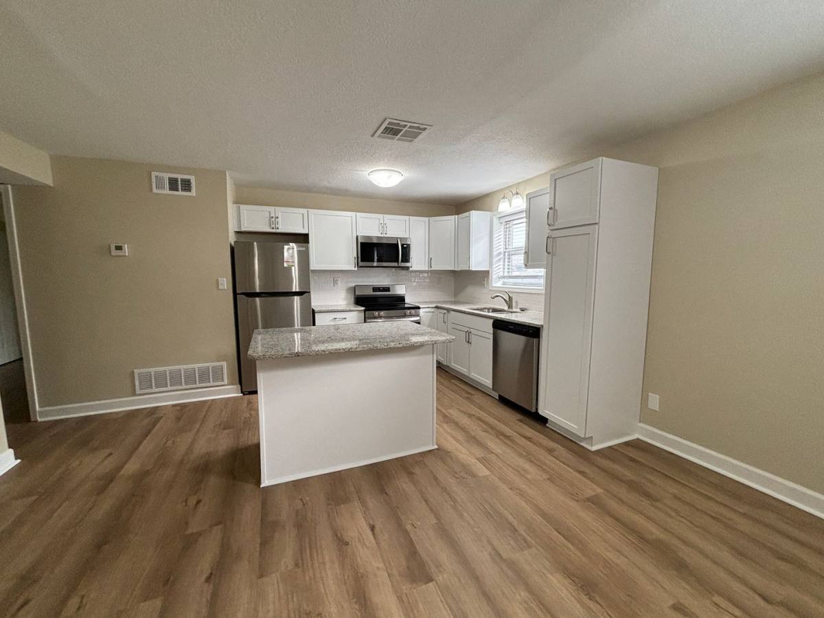 Apartment for rent at 5932 Outlook, Mission, KS 66202