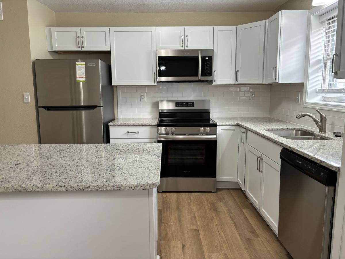 Apartment for rent at 5932 Outlook, Mission, KS 66202