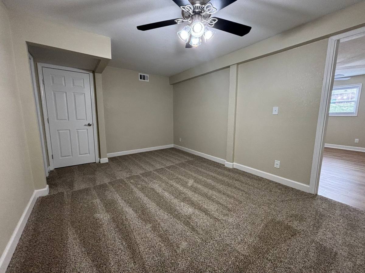 Apartment for rent at 5932 Outlook, Mission, KS 66202