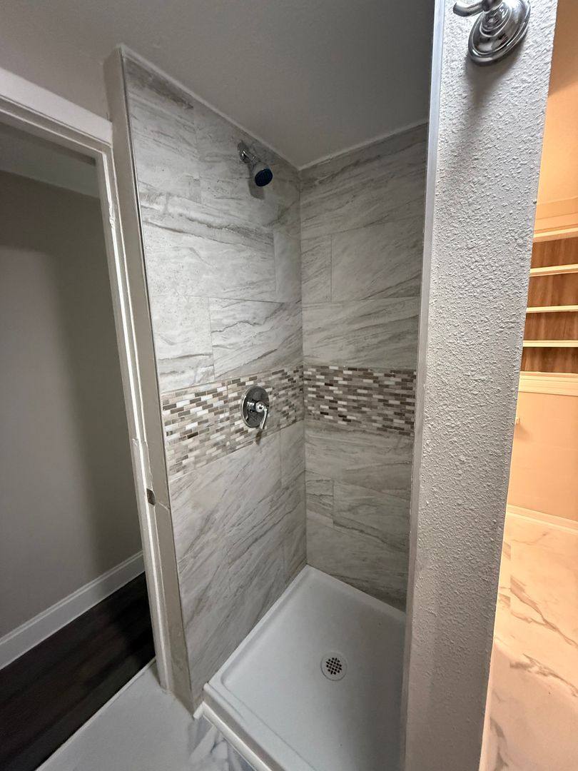 Apartment for rent at 702 21st Ave W, Bradenton, FL 34205