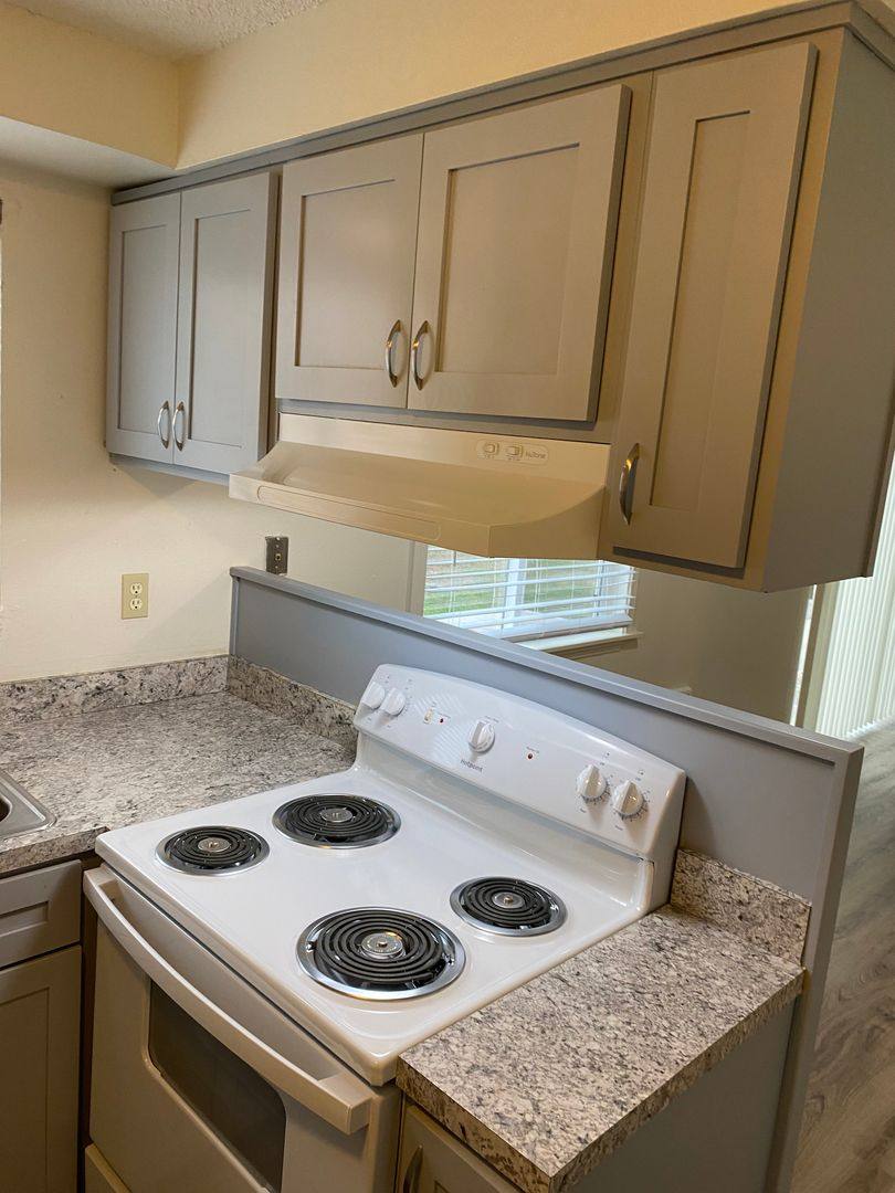 Apartment for rent at 642 32nd Ave SE, Albany, OR 97322