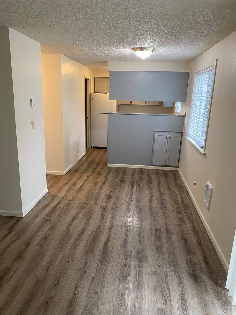 Apartment for rent at 642 32nd Ave SE, Albany, OR 97322