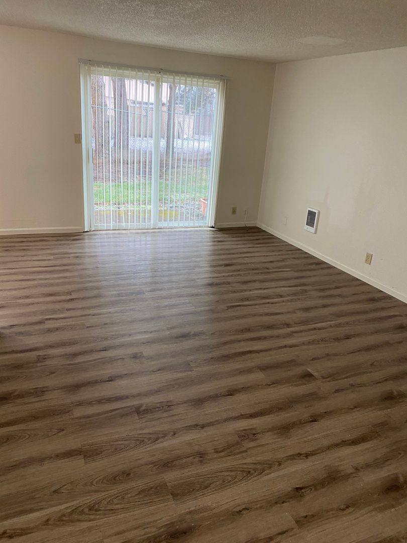 Apartment for rent at 642 32nd Ave SE, Albany, OR 97322