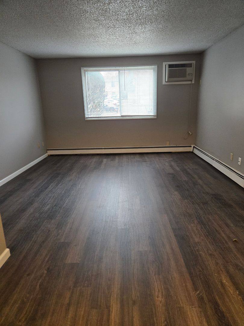 Apartment for rent at 902 N Dodge St, Iowa City, IA 52245