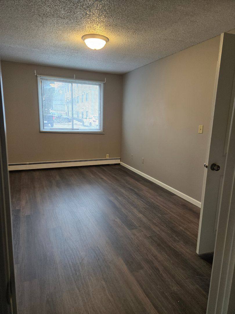 Apartment for rent at 902 N Dodge St, Iowa City, IA 52245