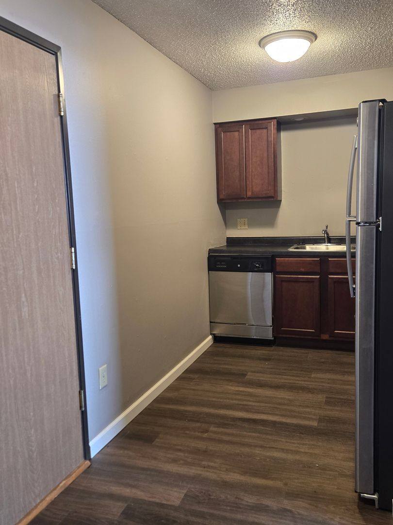 Apartment for rent at 902 N Dodge St, Iowa City, IA 52245