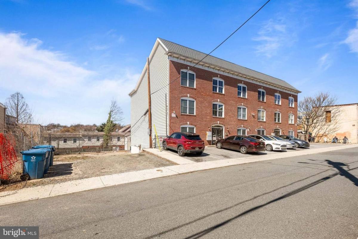 Apartment for rent at 709 Windsor St, Wilmington, DE 19801
