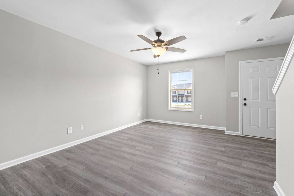Apartment for rent at 495 Palmer Dr, Clarksville, TN 37040