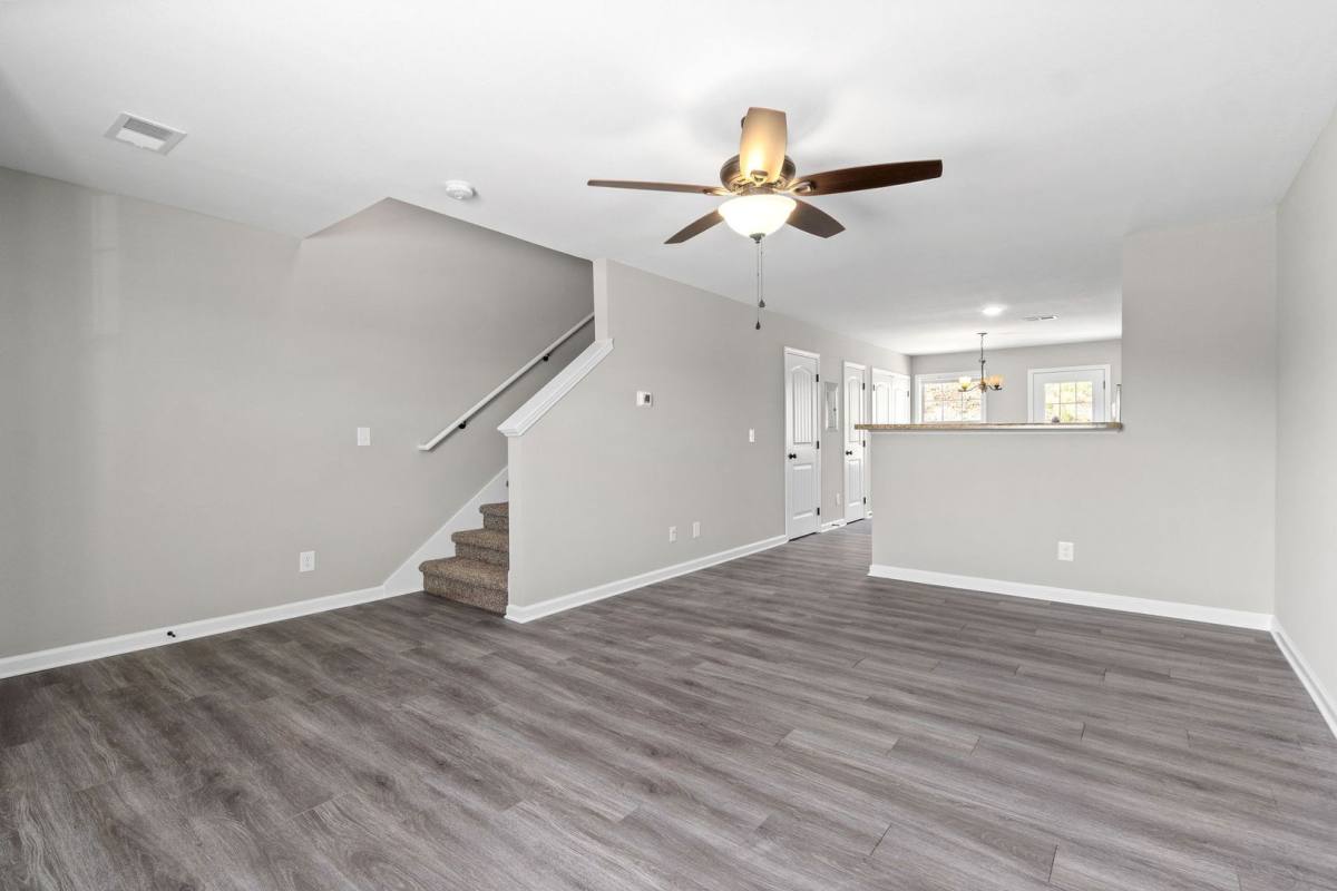 Apartment for rent at 495 Palmer Dr, Clarksville, TN 37040