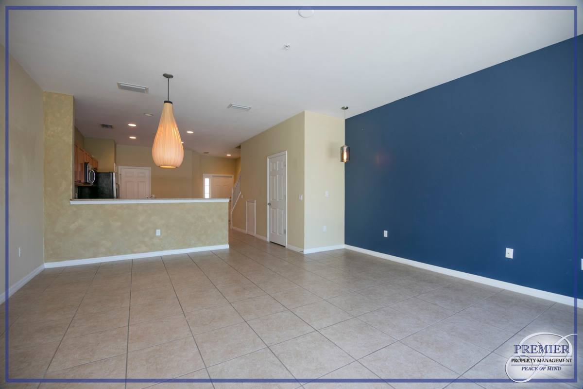 Townhouse for rent at 16097 Ravina Way, Naples, FL 34110