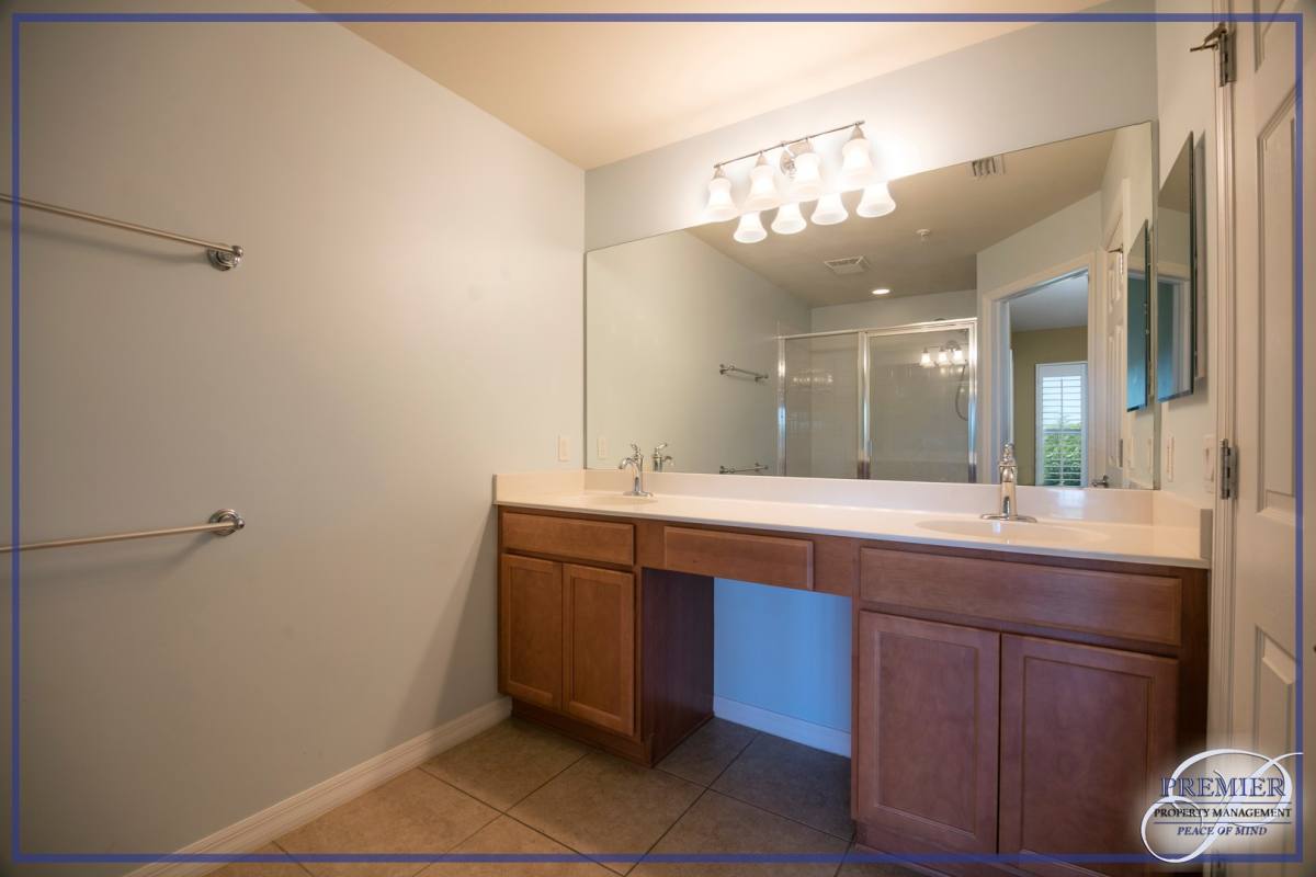 Townhouse for rent at 16097 Ravina Way, Naples, FL 34110