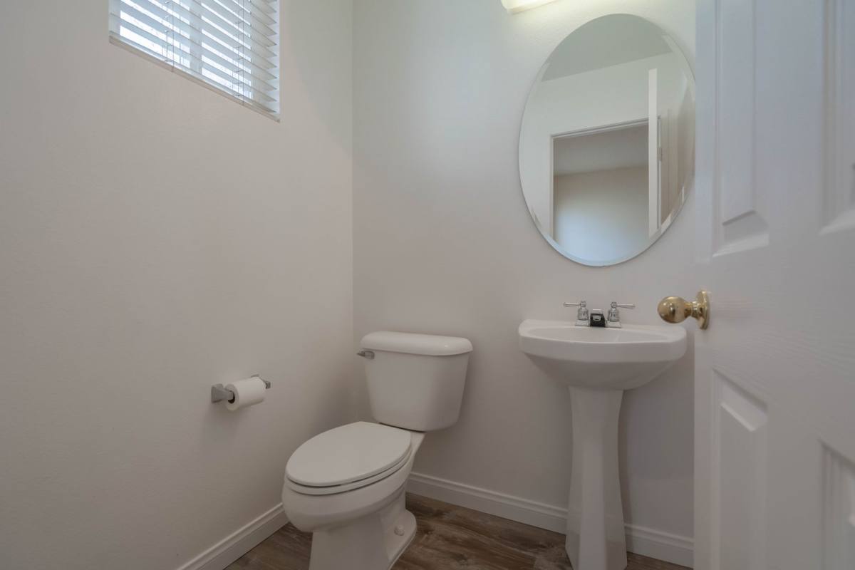 Townhouse for rent at 25712 Holiday Circle, Newhall, CA 91321
