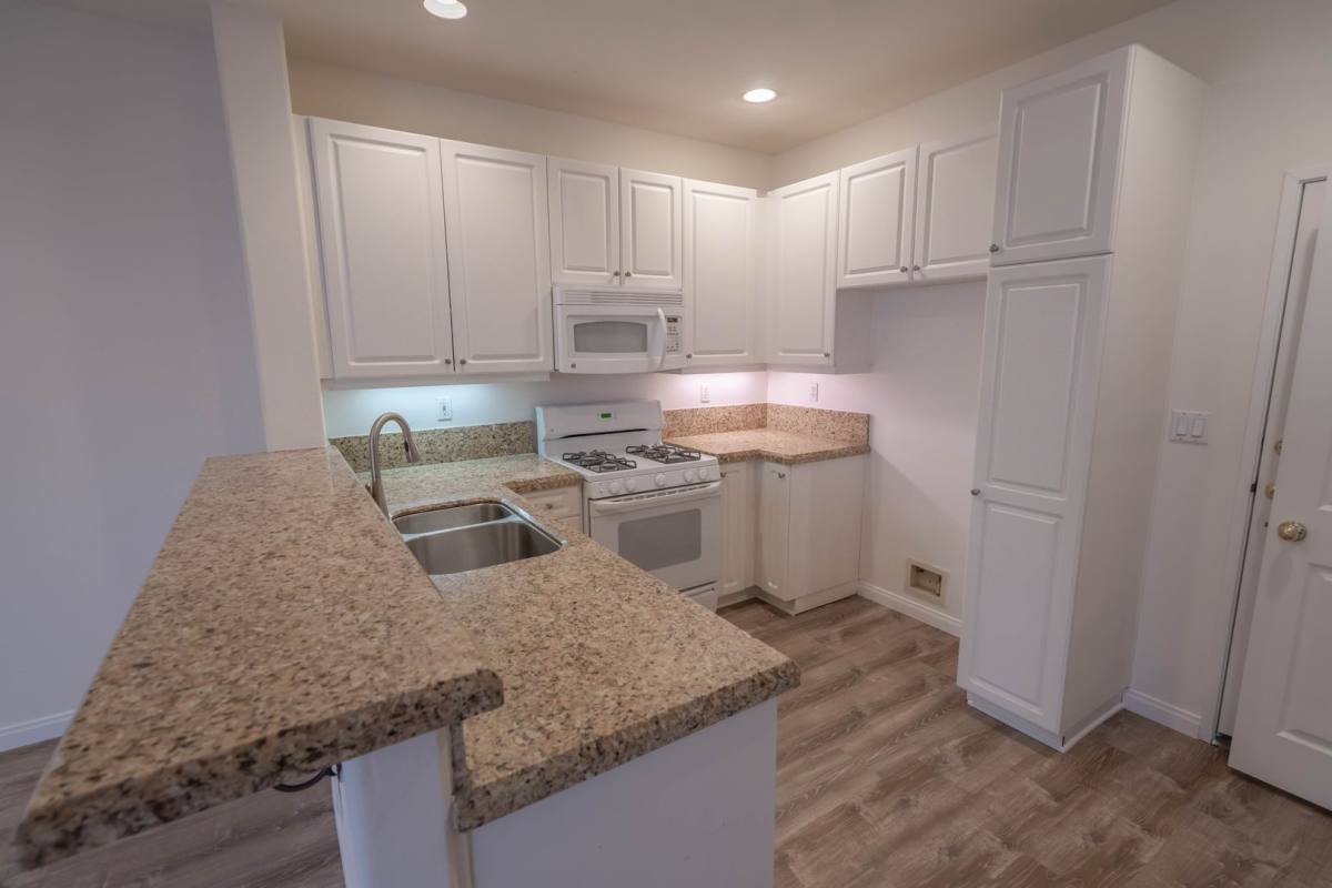 Townhouse for rent at 25712 Holiday Circle, Newhall, CA 91321