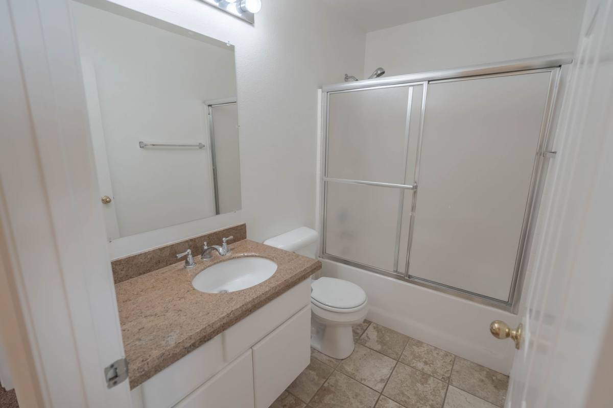 Townhouse for rent at 25712 Holiday Circle, Newhall, CA 91321