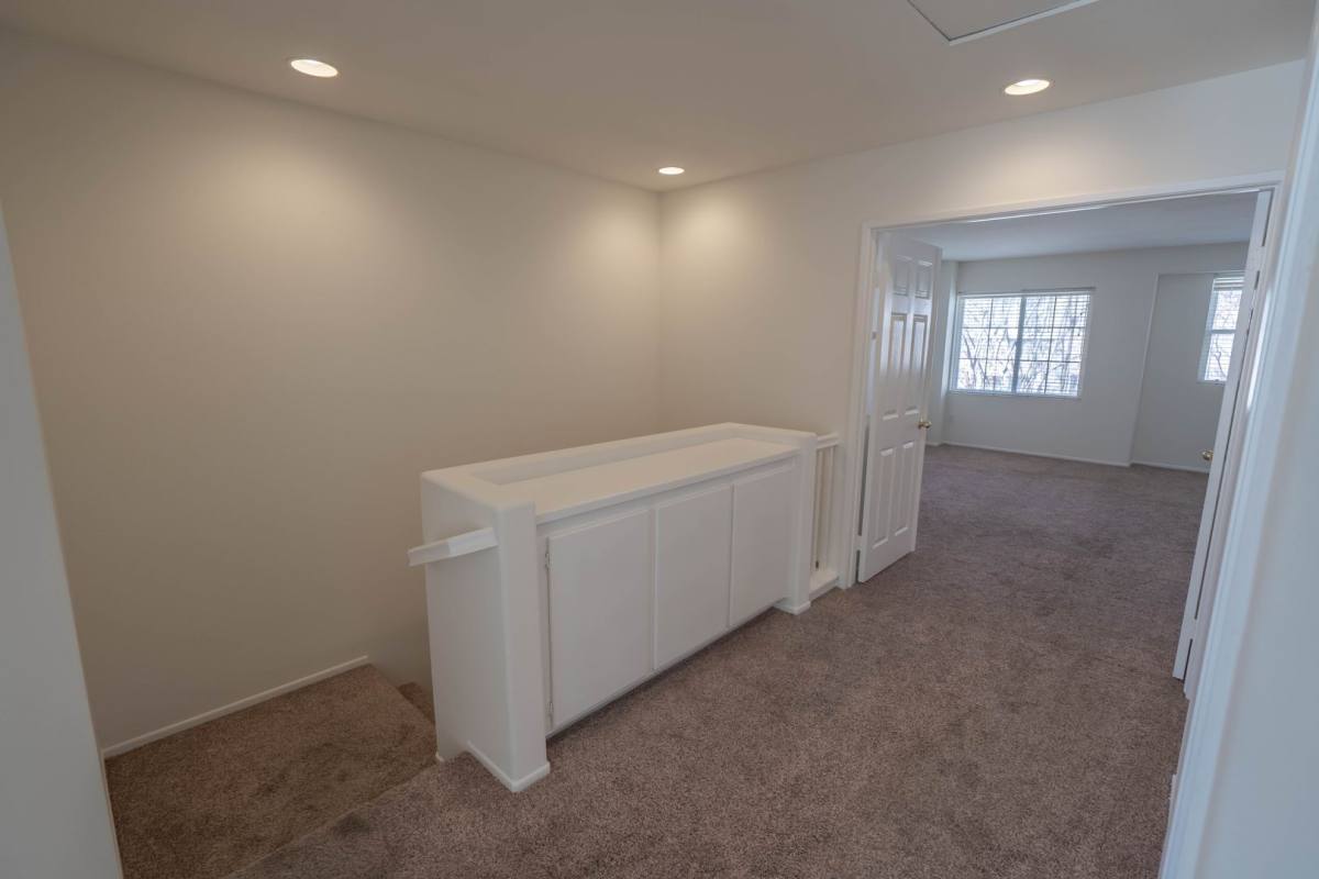 Townhouse for rent at 25712 Holiday Circle, Newhall, CA 91321