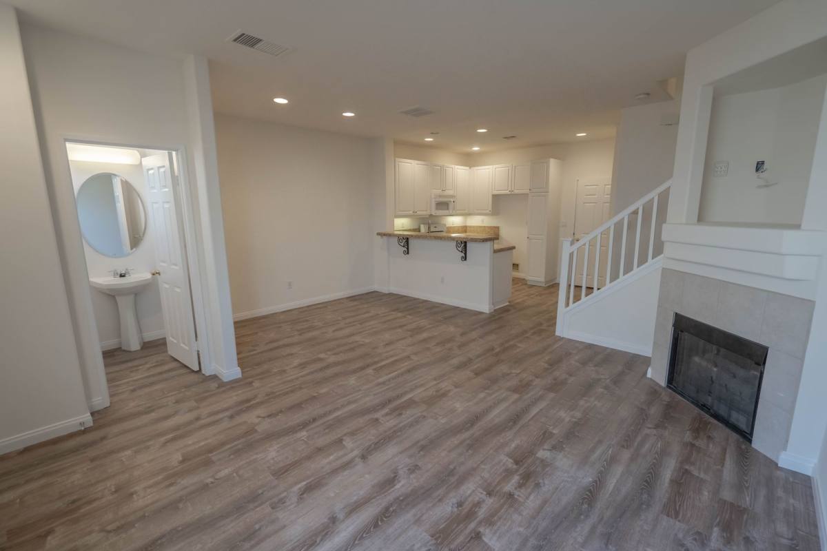 Townhouse for rent at 25712 Holiday Circle, Newhall, CA 91321