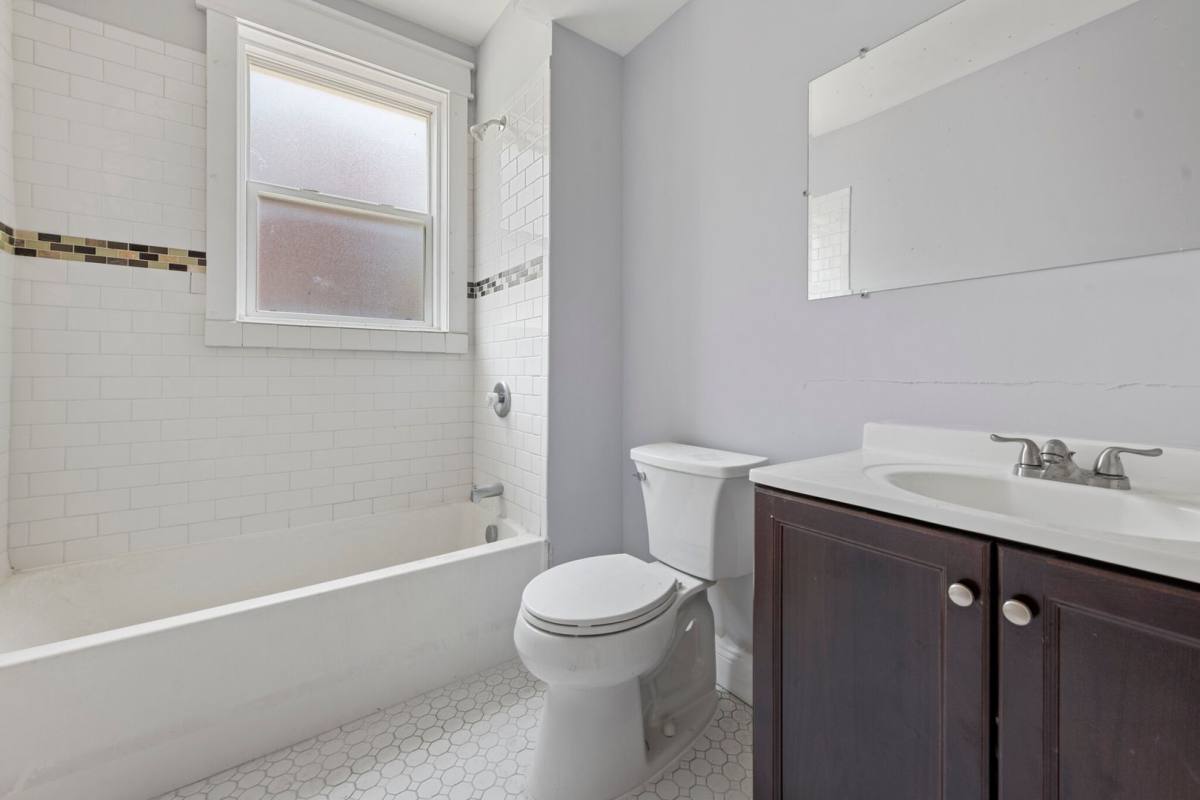 Apartment for rent at 2622-26 S Kingshighway, Saint Louis, MO 63139