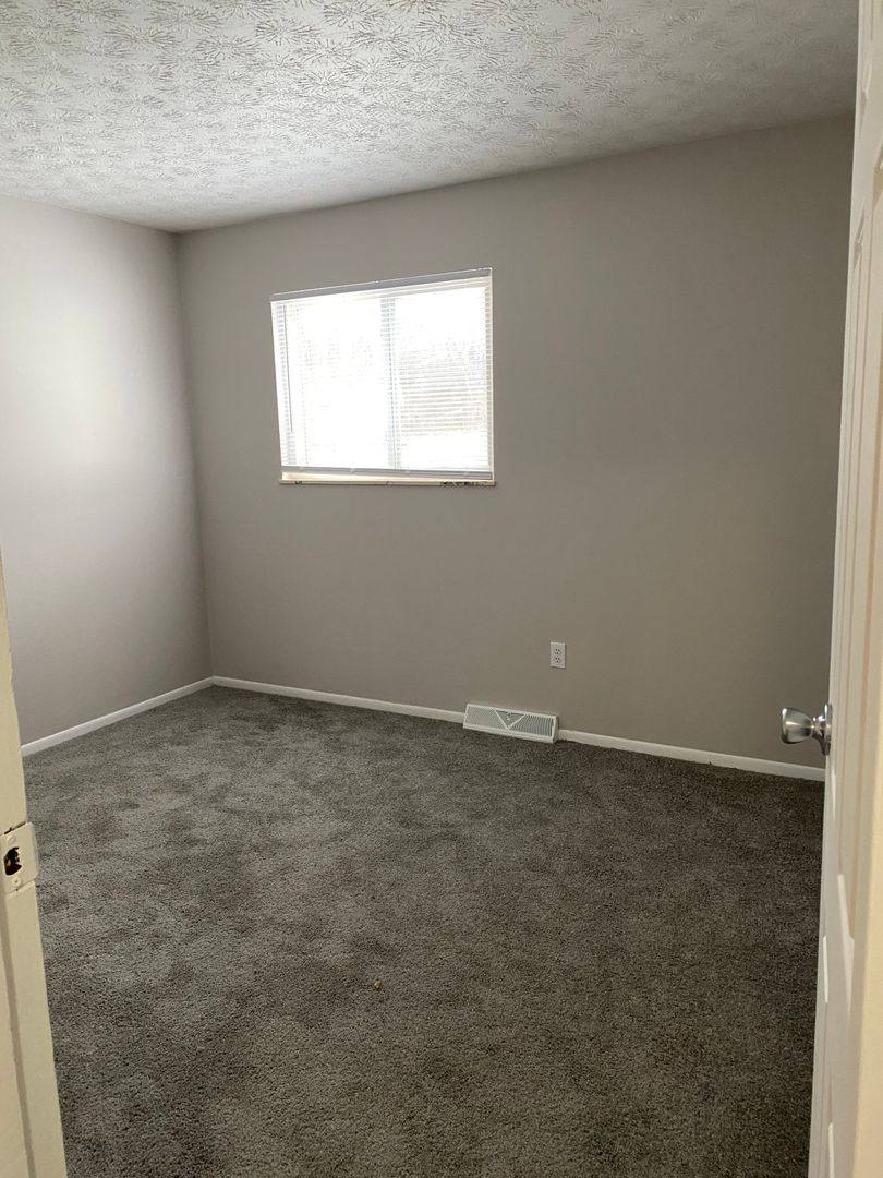Apartment for rent at 90-200 Hayes St, Delaware, OH 43015