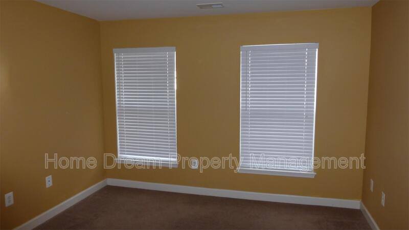 Townhouse for rent at 1308 Saunders Dr, Fredericksburg, VA 22401