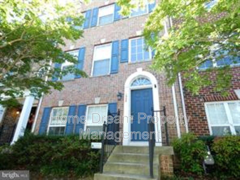 Townhouse for rent at 1308 Saunders Dr, Fredericksburg, VA 22401