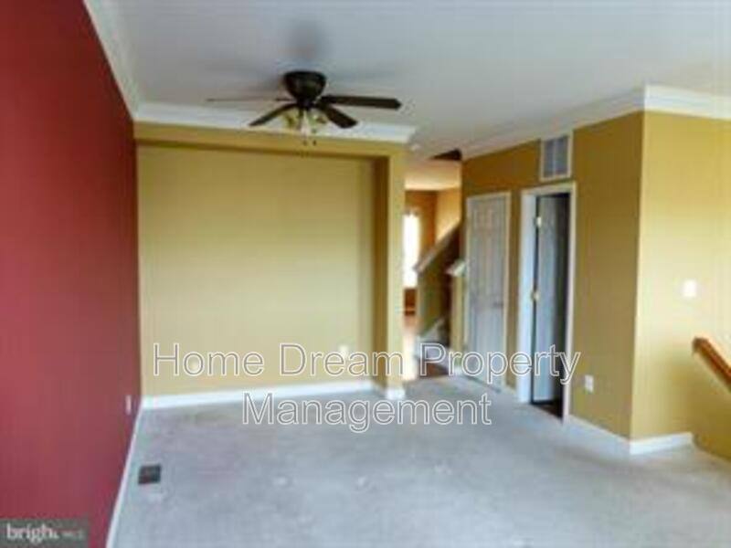 Townhouse for rent at 1308 Saunders Dr, Fredericksburg, VA 22401