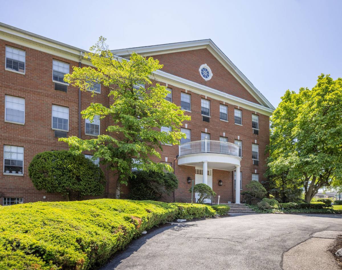 Apartment for rent at 101 Mill Creek Rd, Ardmore, PA 19003