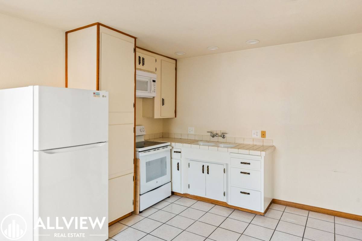 Apartment for rent at 136 13th St, Seal Beach, CA 90740