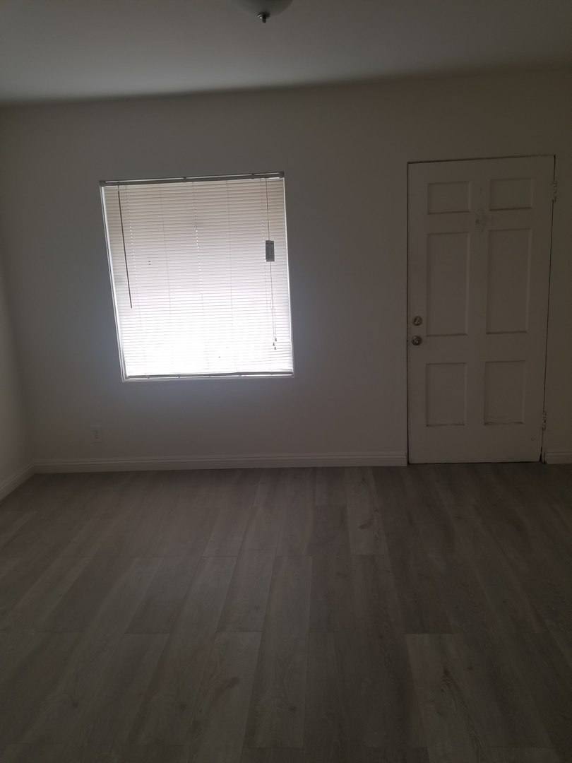 Apartment for rent at 402 Orange Ave 1209-1211 E, Long Beach, CA 90802