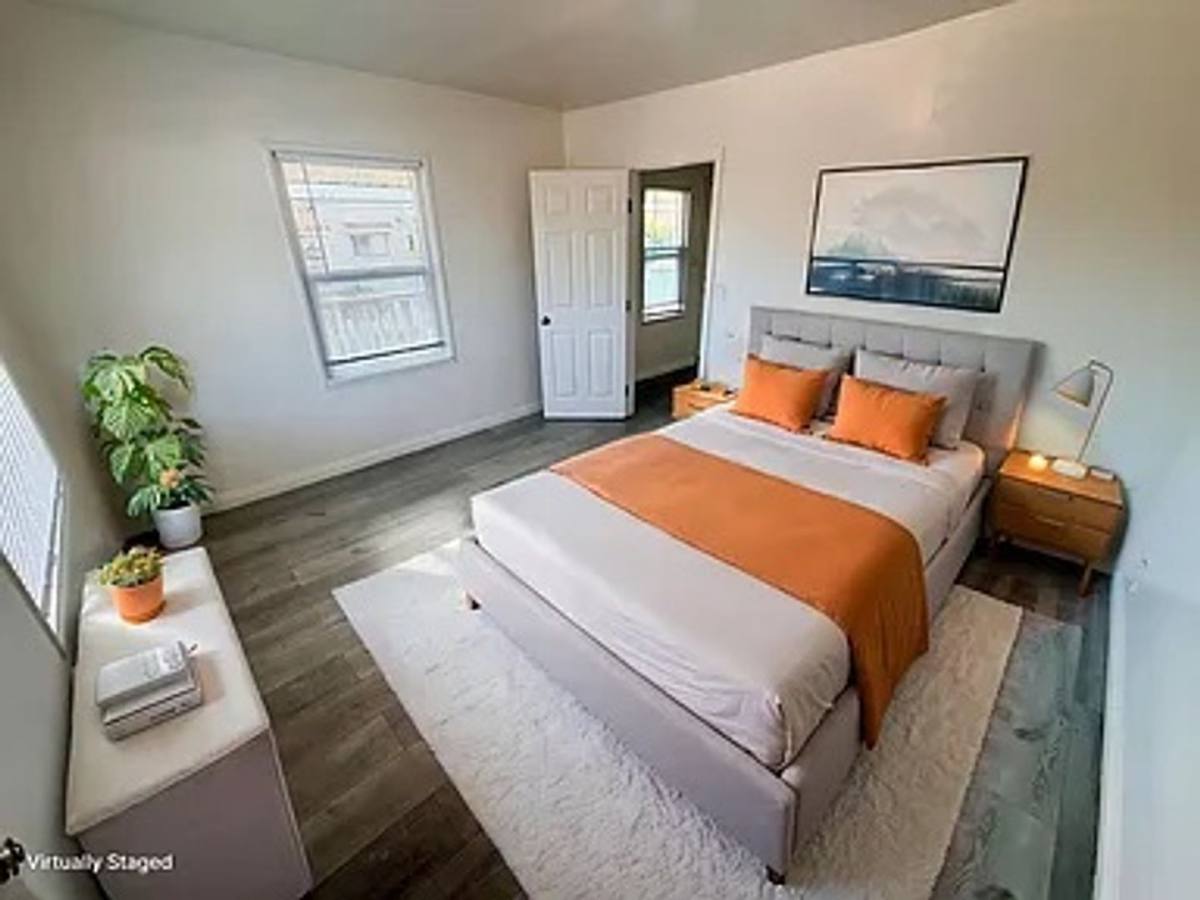 Apartment for rent at 402 Orange Ave 1209-1211 E, Long Beach, CA 90802